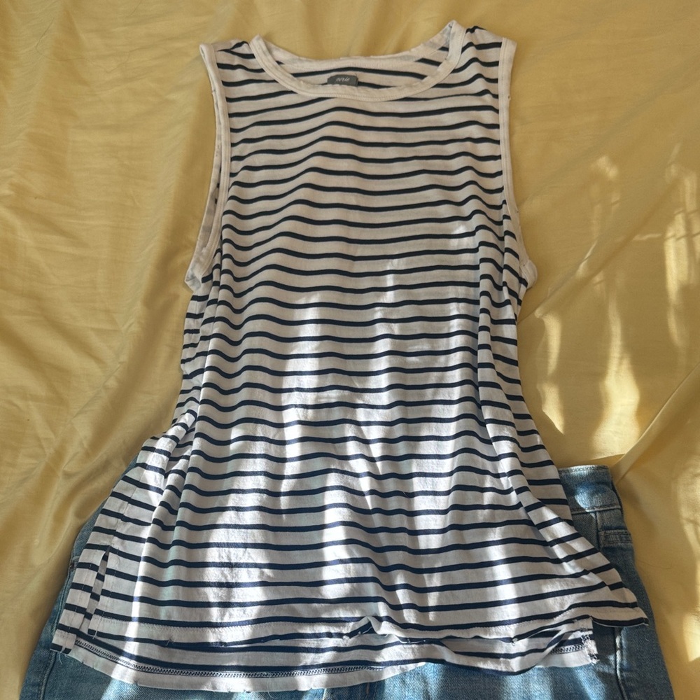Striped Sleeveless Top - navy and White